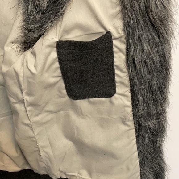 One Teaspoon Gray Vest With Fur Trim beautiful - Picture 5 of 8